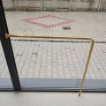 Przymierzalnia wisząca narożna złota.jpg