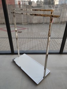 Srebrny Stojak YW-054