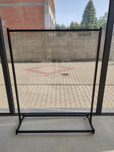 Stojak metalowy czarny C2 150cm.jpg