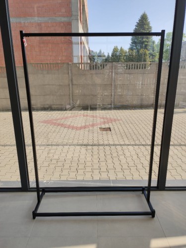 Stojak metalowy czarny C2 170cm.jpg