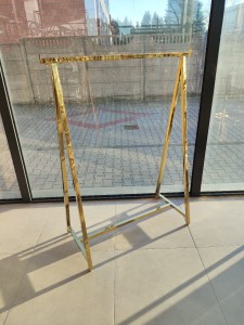 Stojak metalowy złoty V