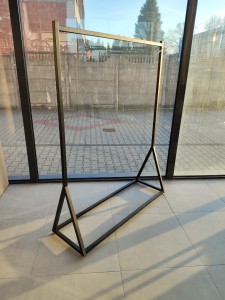 Metal black stand C4 160cm 
