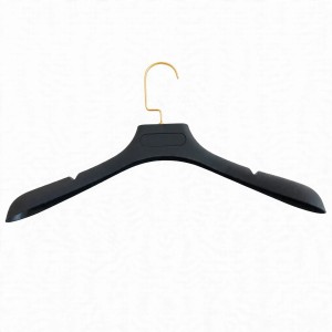 Black coat hanger with a gold hook – 50 pcs.