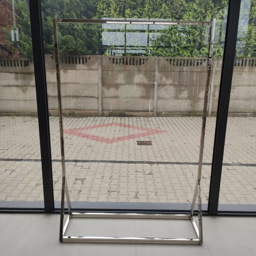 Stojak metalowy srebrny S4 180cm b.jpg